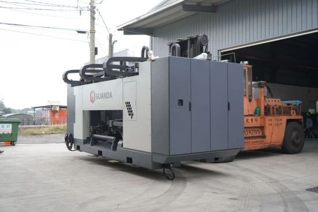 Guanda beam drilling machine outside the factory.