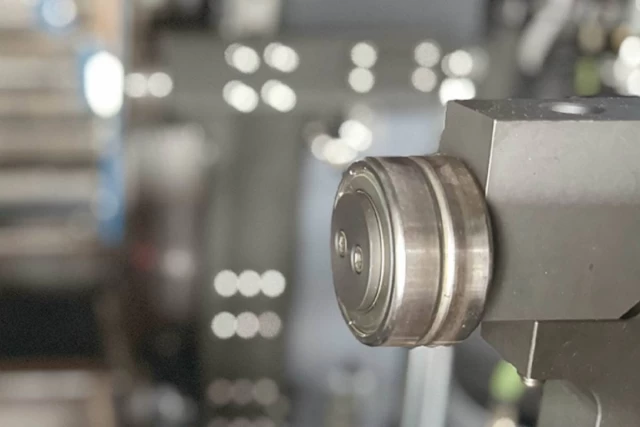 四點式下壓設計