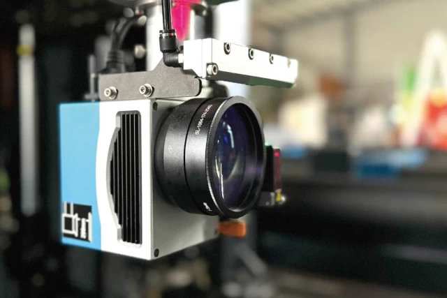 4面向同步雷射標記模組