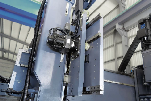 主軸輔助X軸行程